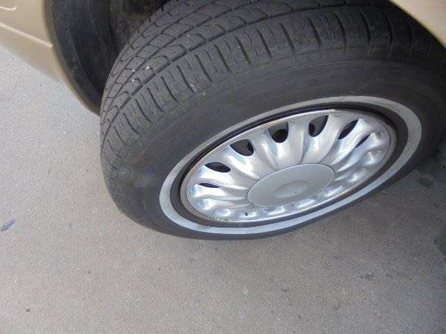 2005 Buick LeSabre Custom 4dr Sedan